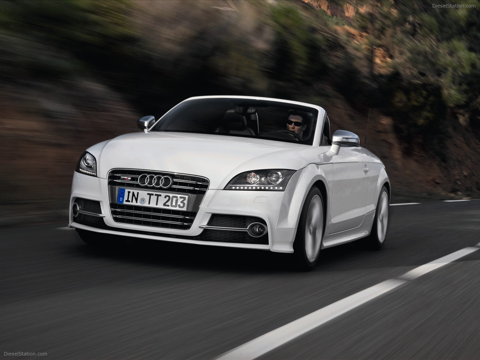 Audi TTS Roadster 2011