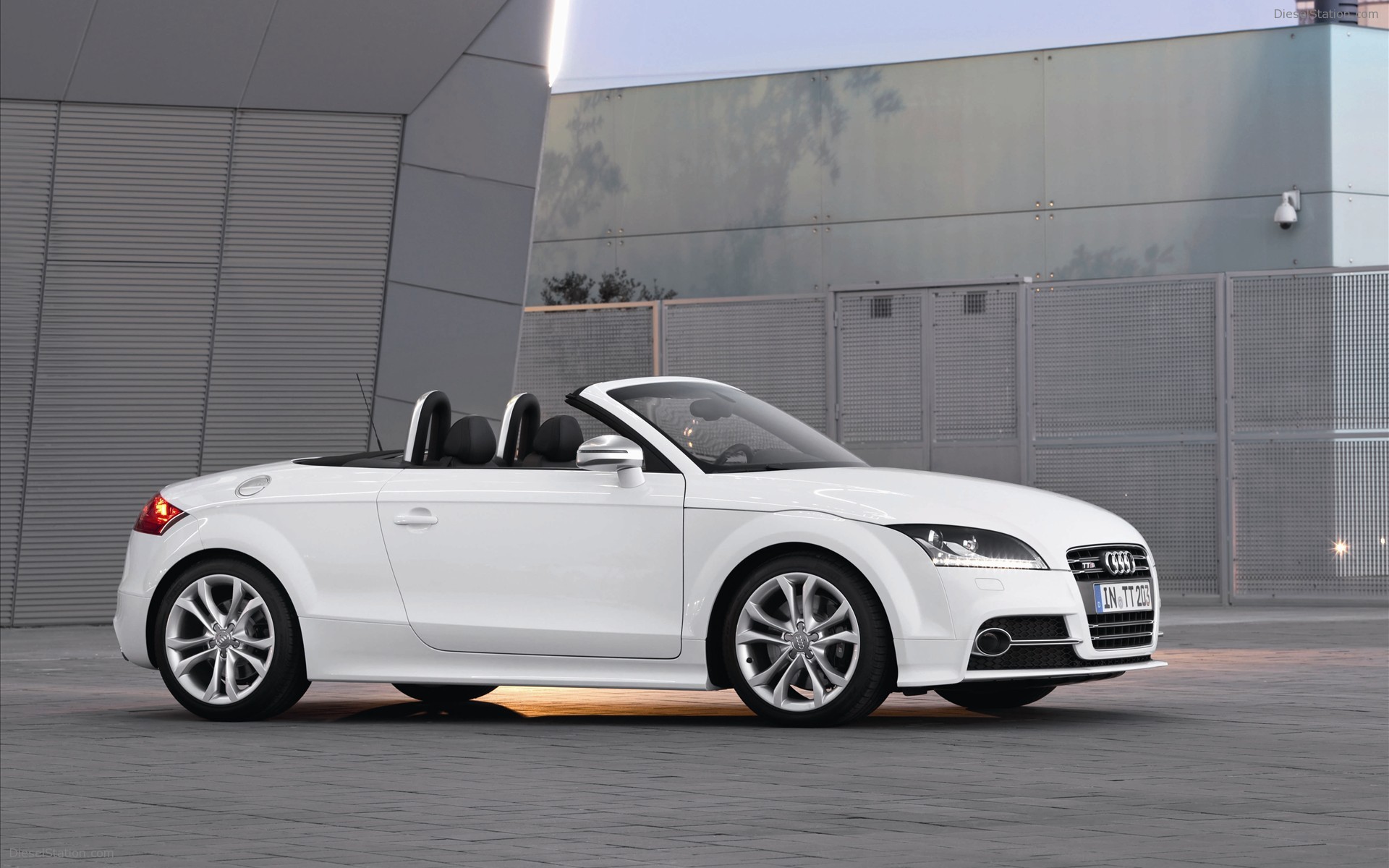 Audi TTS Roadster 2011