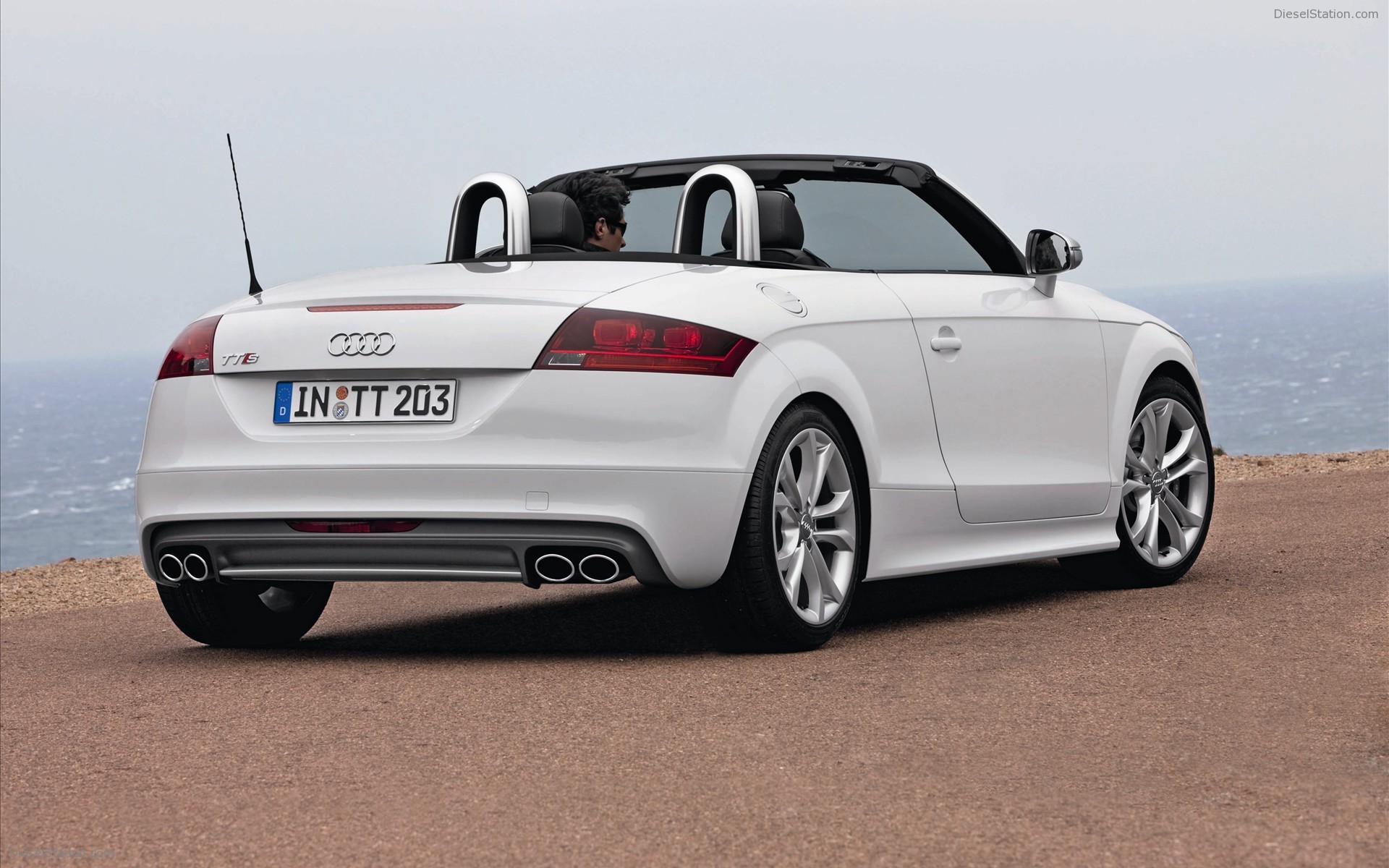 Audi TTS Roadster 2011