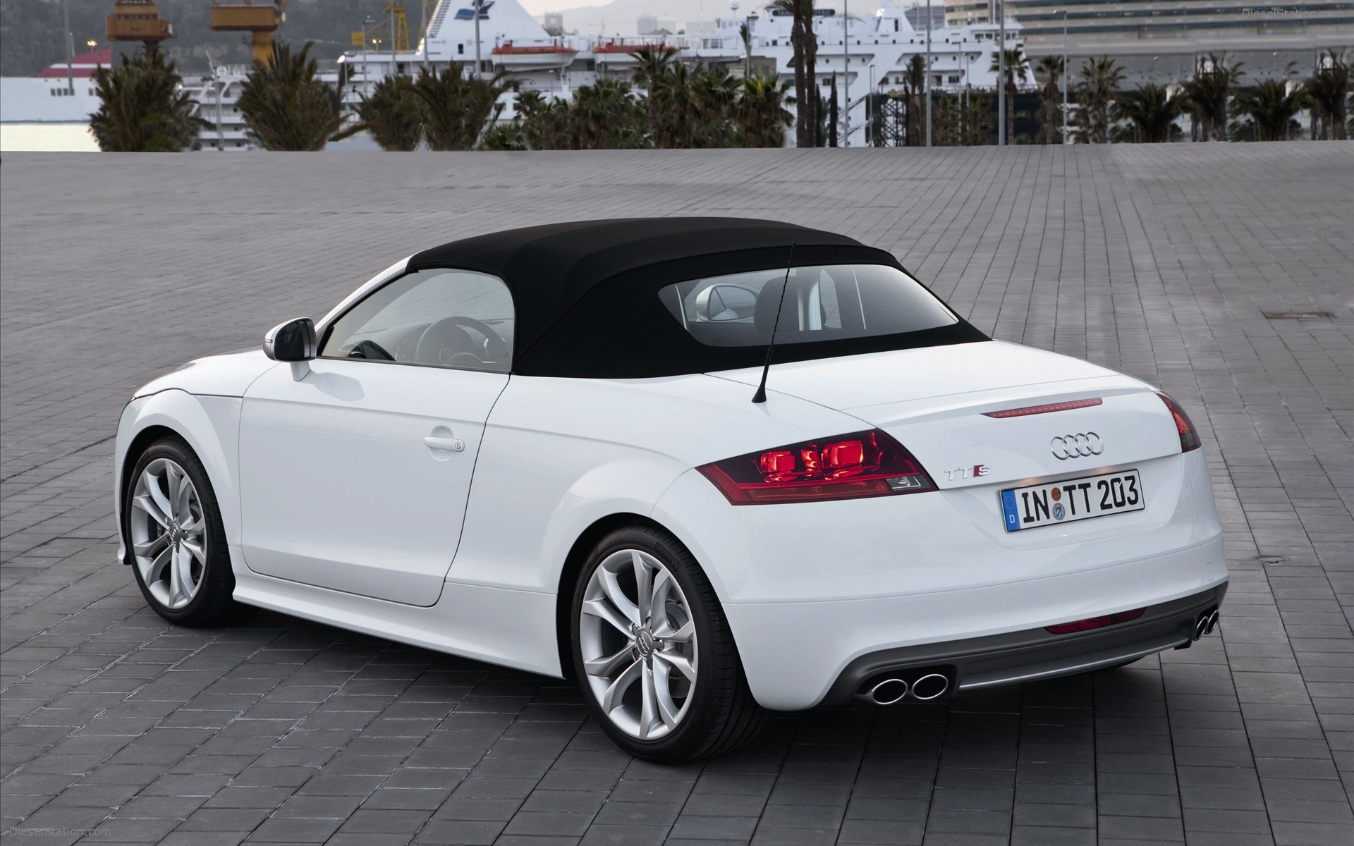Audi TTS Roadster 2011
