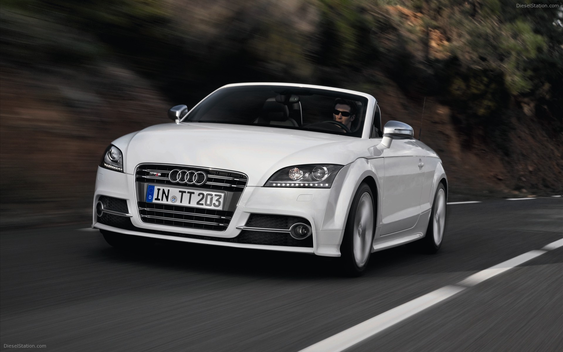 Audi TTS Roadster 2011