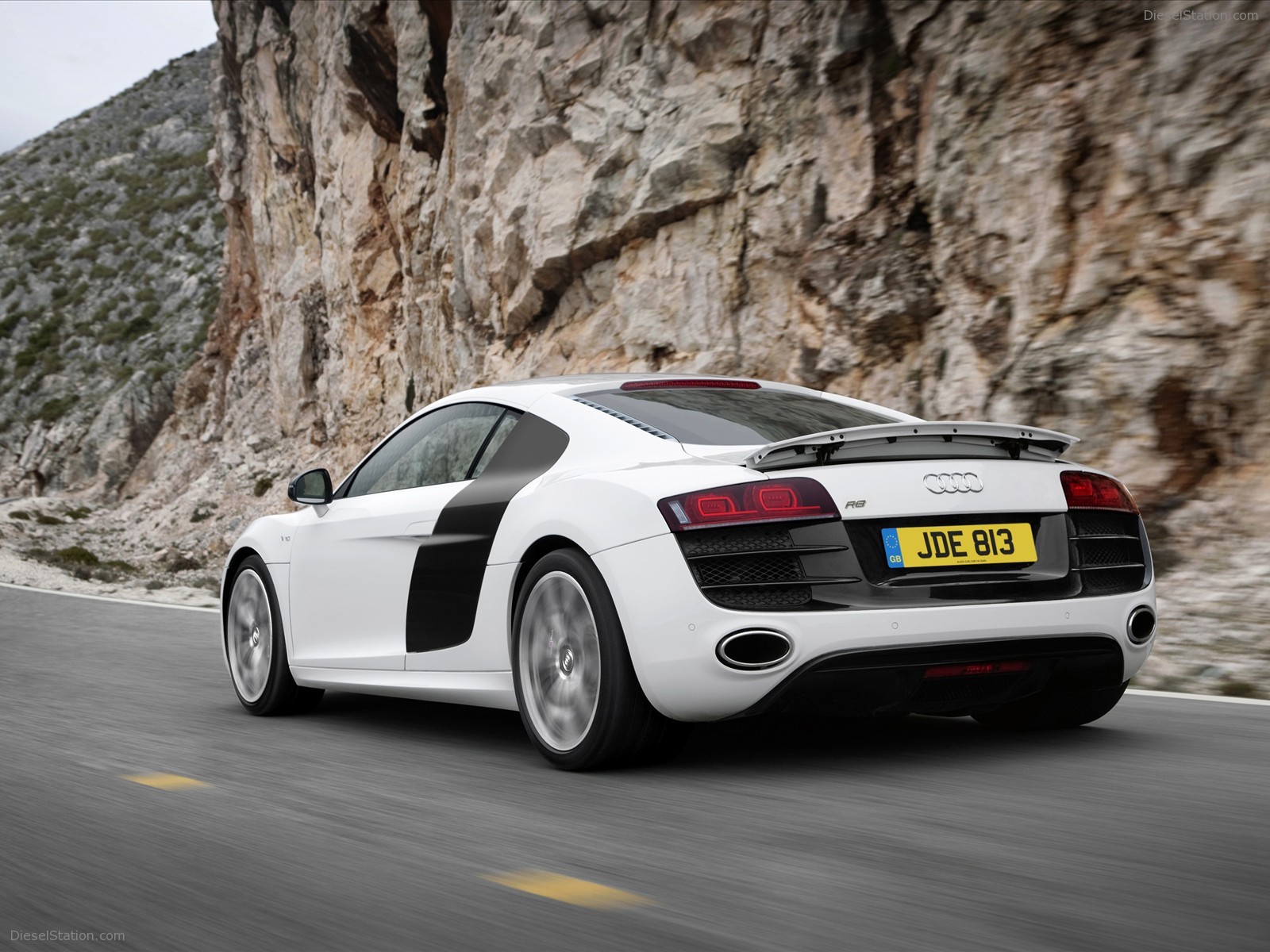 Audi R8 5.2 FSI Quattro New Pictures