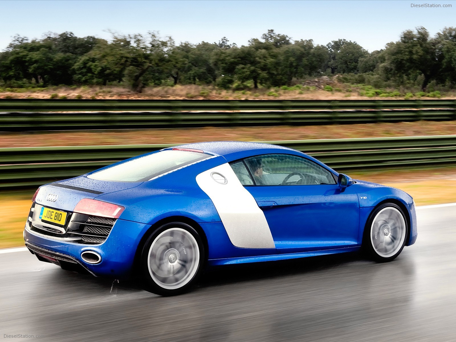 Audi R8 5.2 FSI Quattro New Pictures