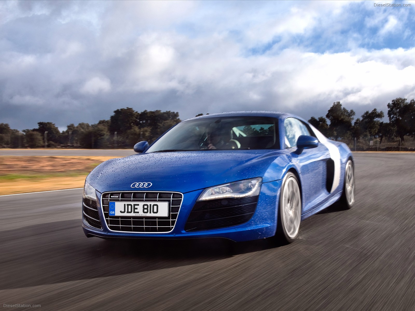 Audi R8 5.2 FSI Quattro New Pictures