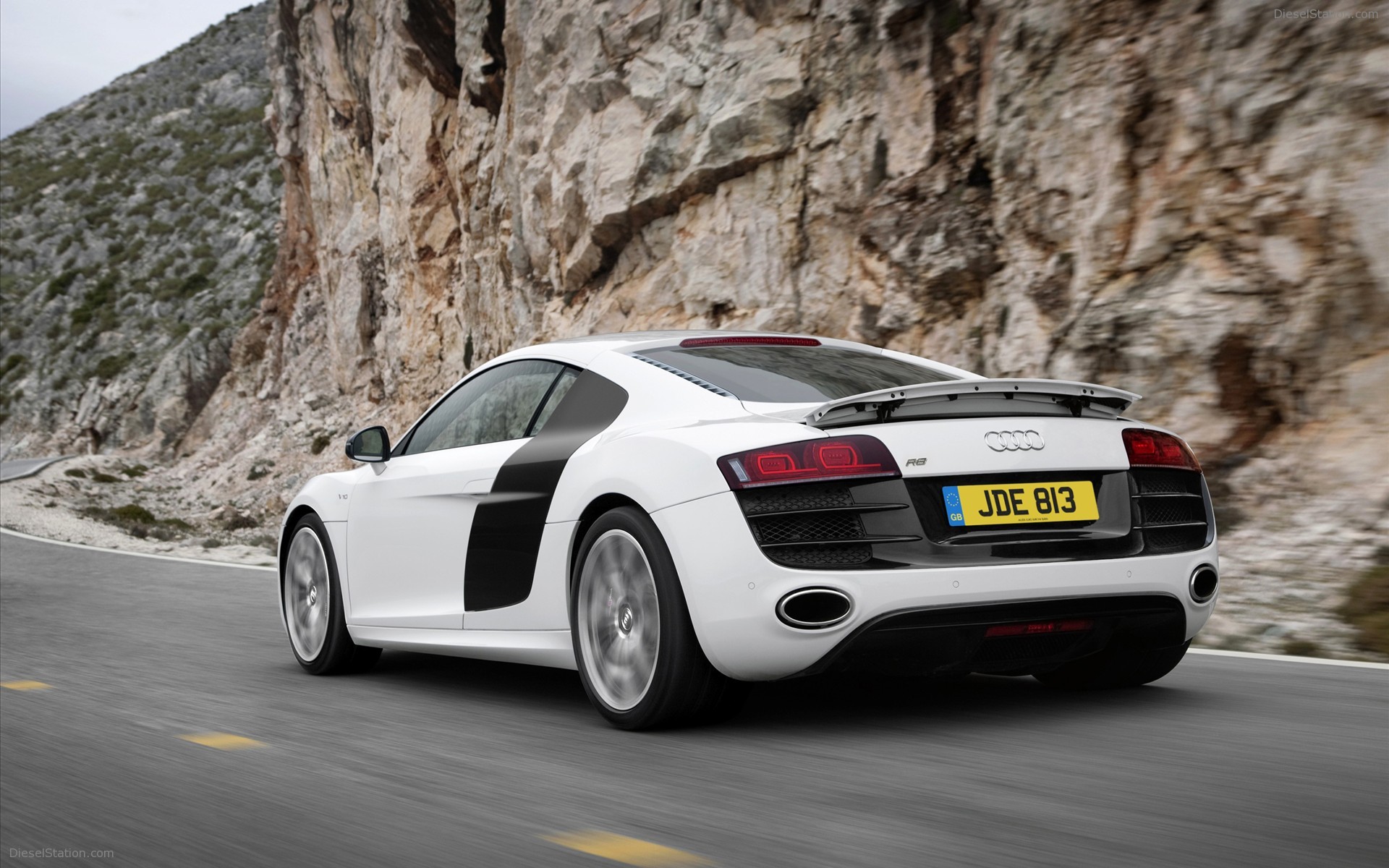Audi R8 5.2 FSI Quattro New Pictures