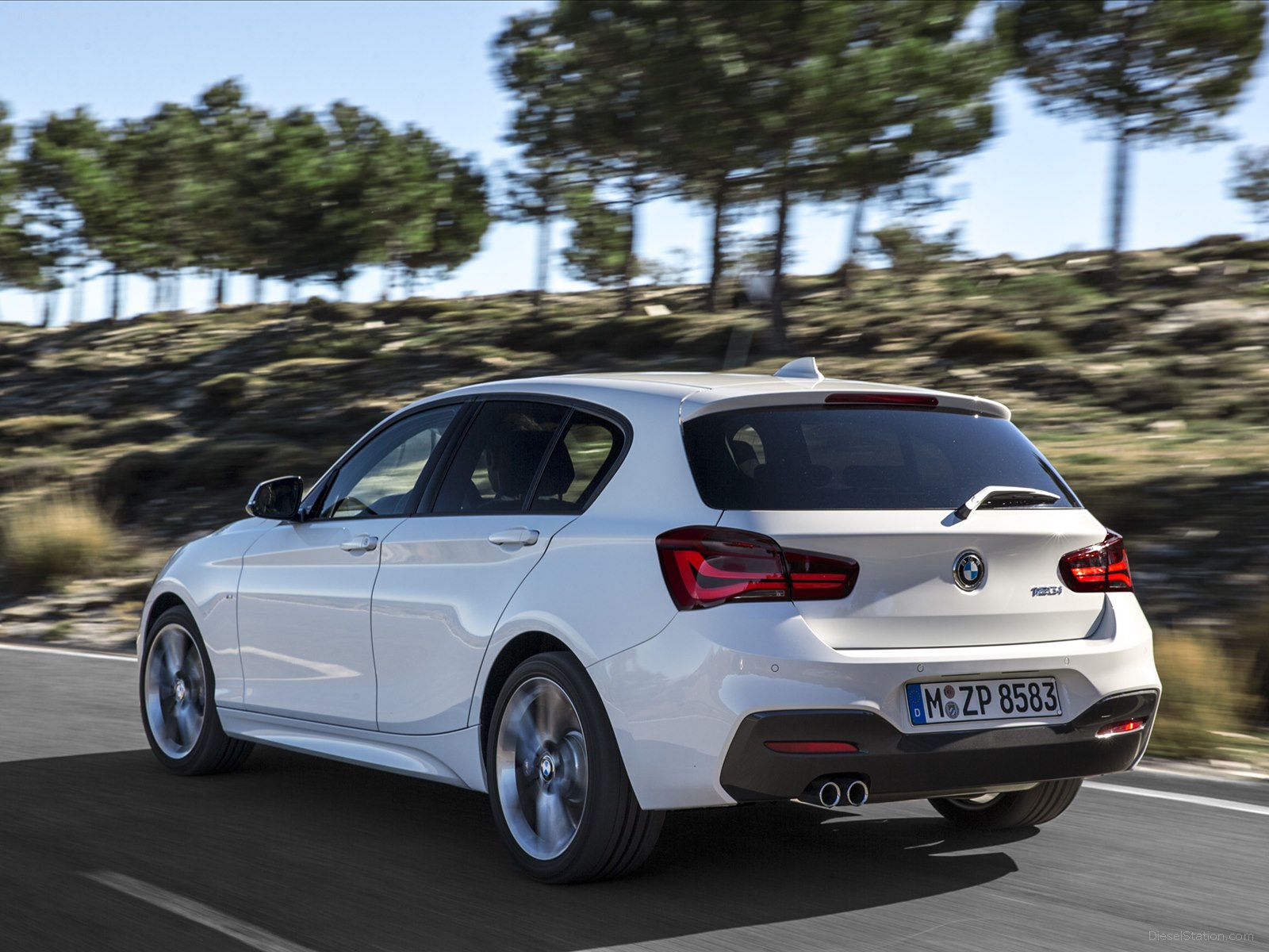 BMW 1-Series 5-Door 2015