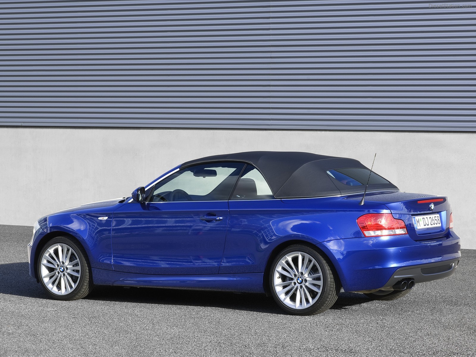 BMW 135i Coupe and Convertible 2011