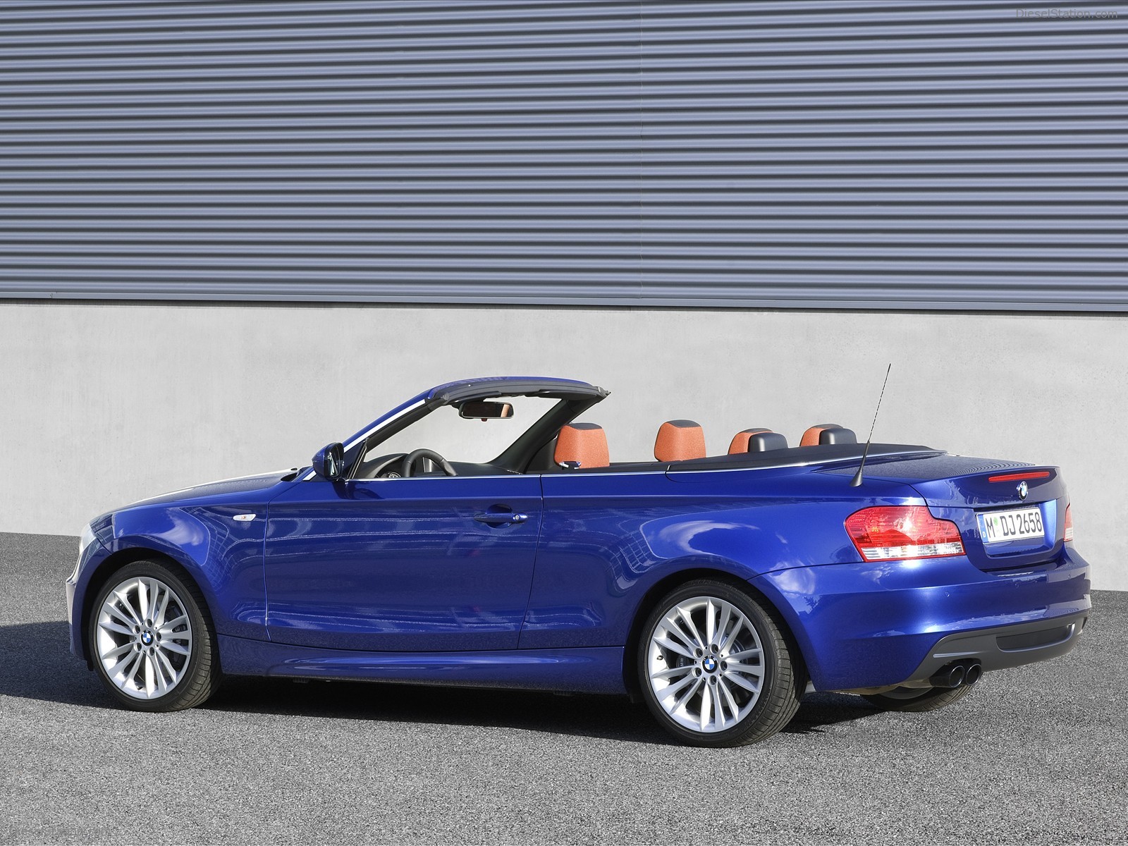 BMW 135i Coupe and Convertible 2011