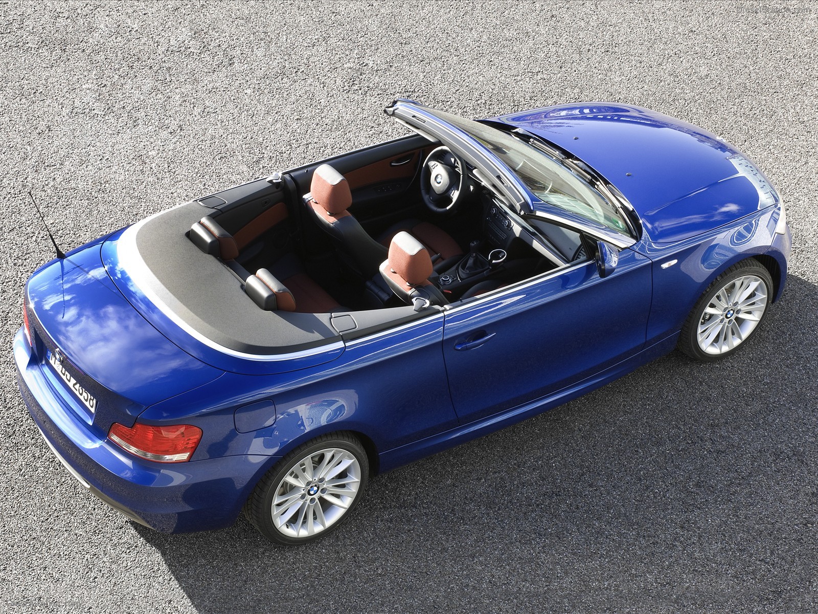 BMW 135i Coupe and Convertible 2011