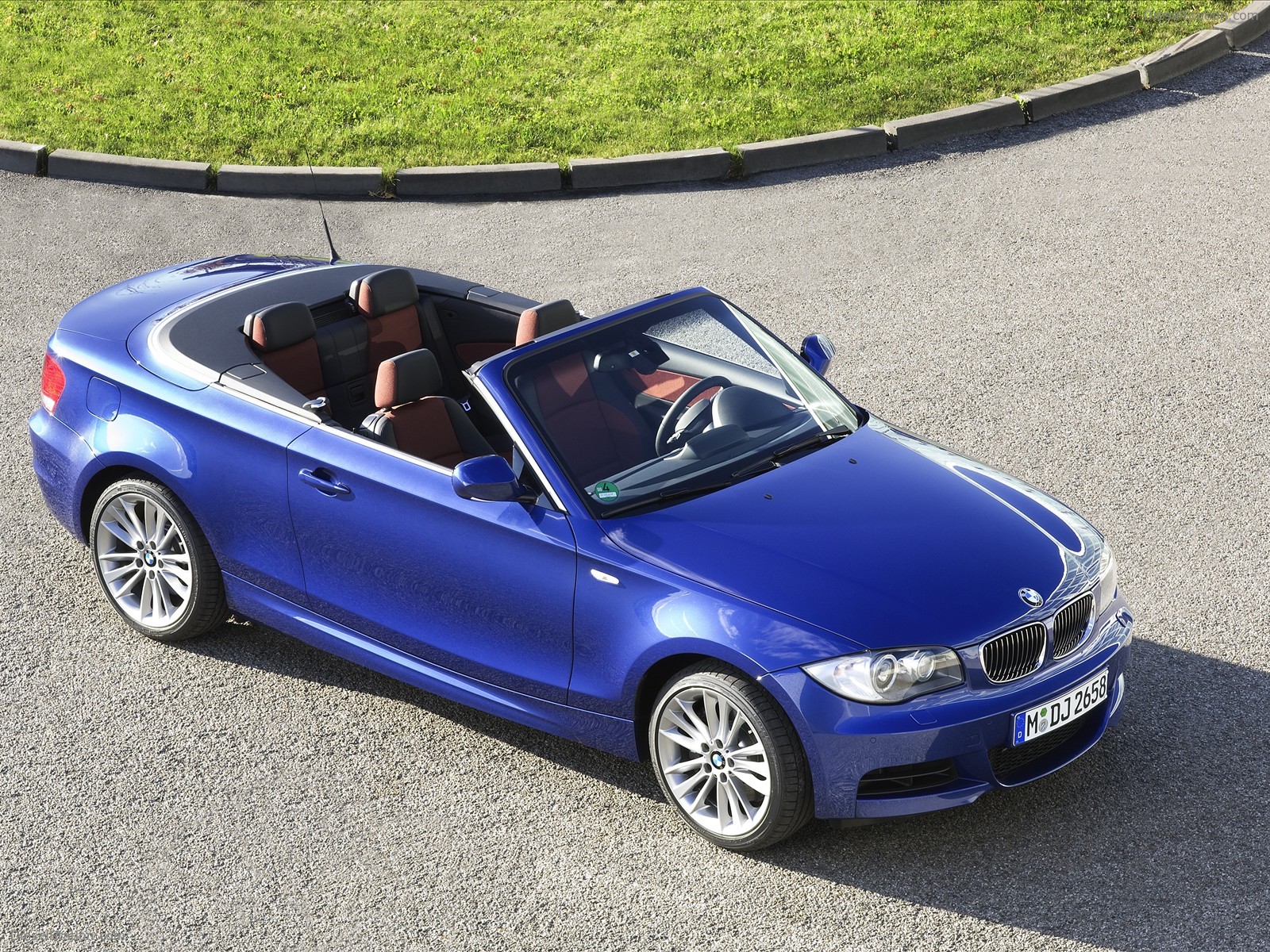 BMW 135i Coupe and Convertible 2011