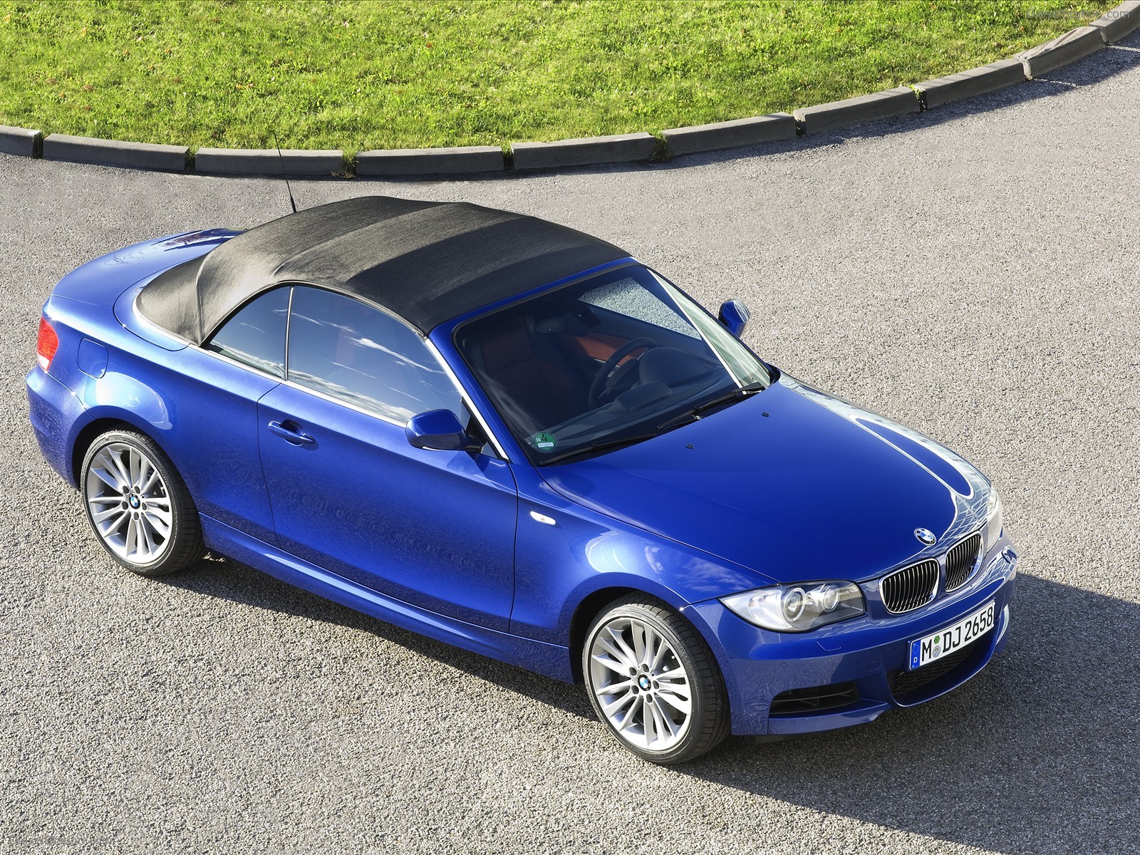 BMW 135i Coupe and Convertible 2011