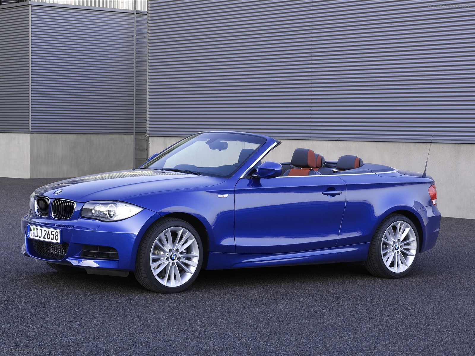 BMW 135i Coupe and Convertible 2011