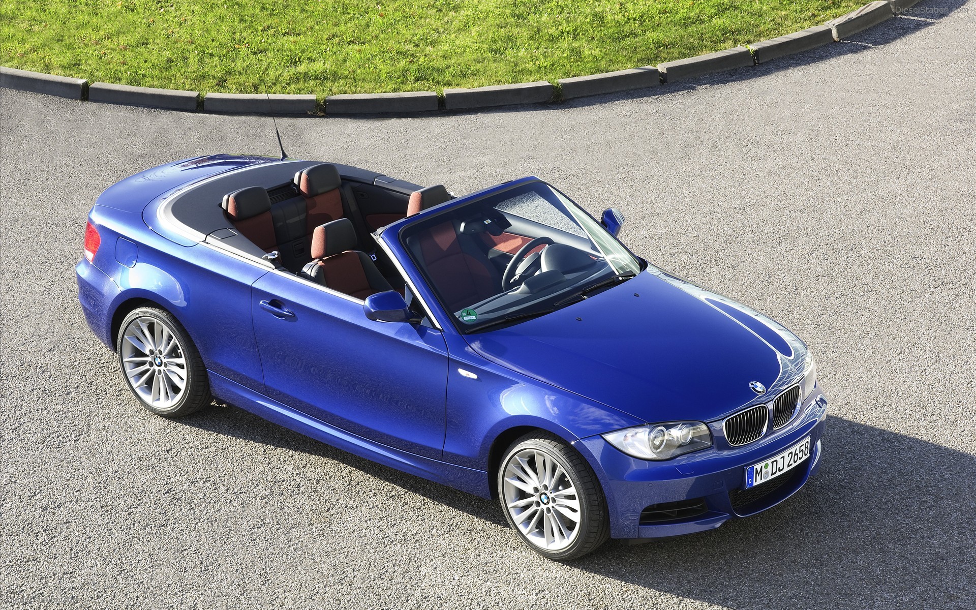 BMW 135i Coupe and Convertible 2011