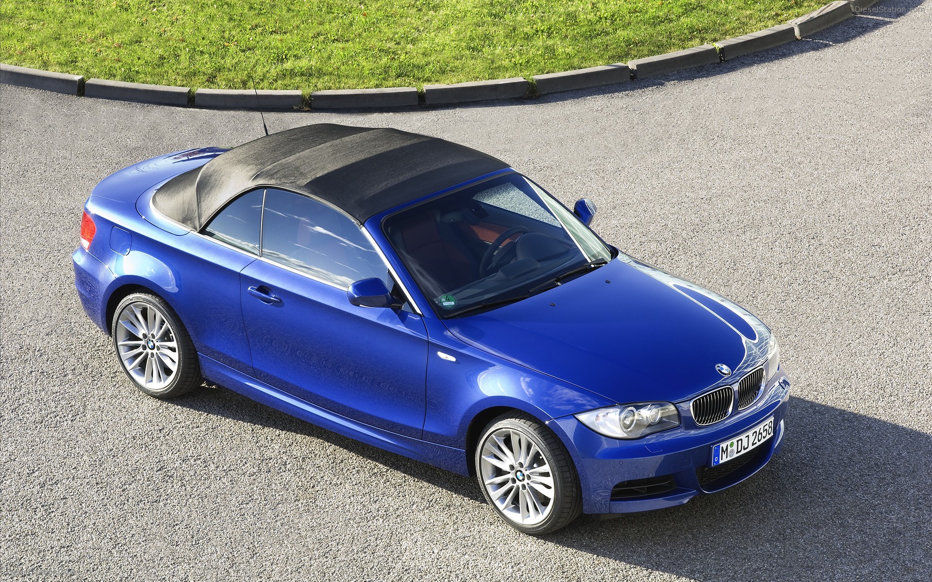 BMW 135i Coupe and Convertible 2011