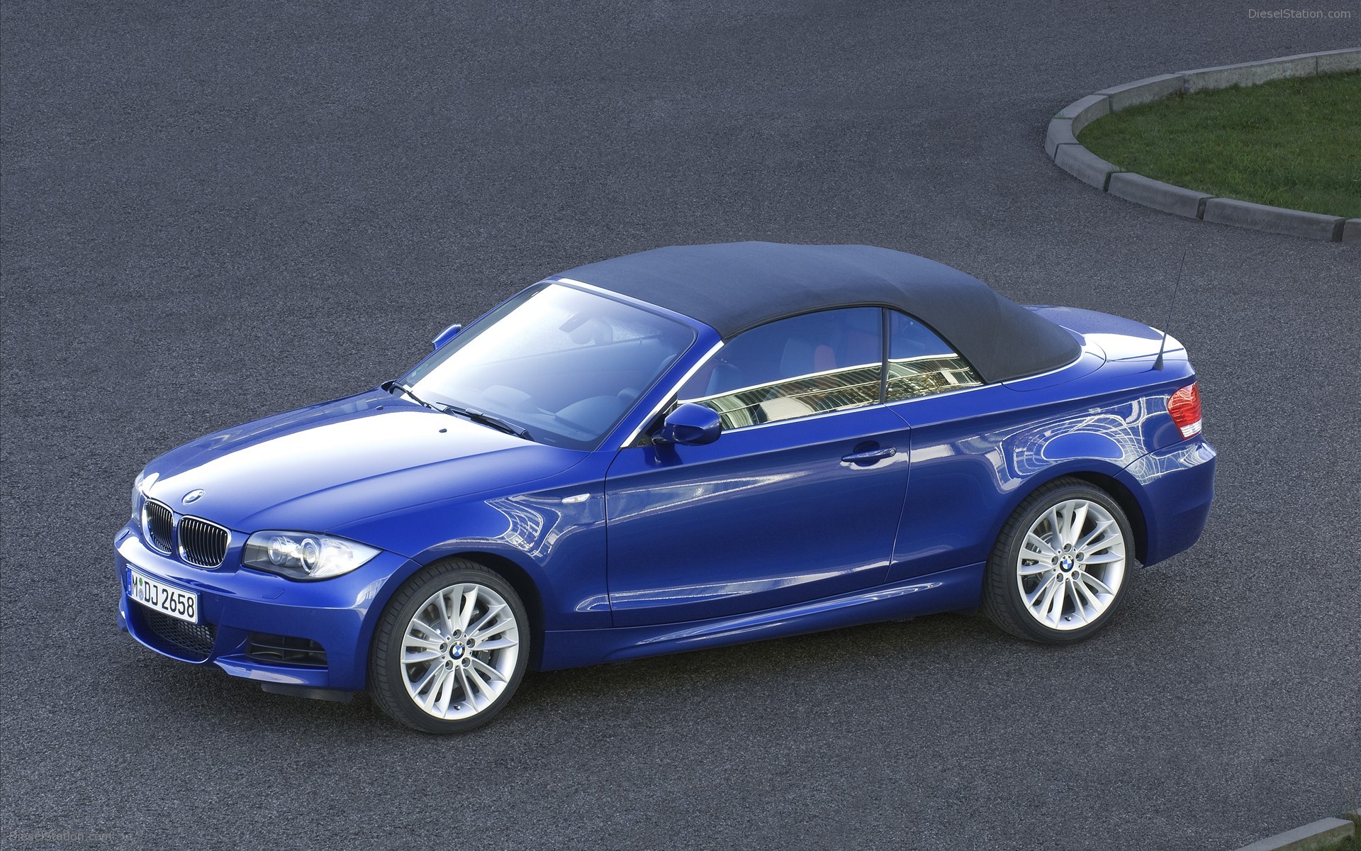 BMW 135i Coupe and Convertible 2011