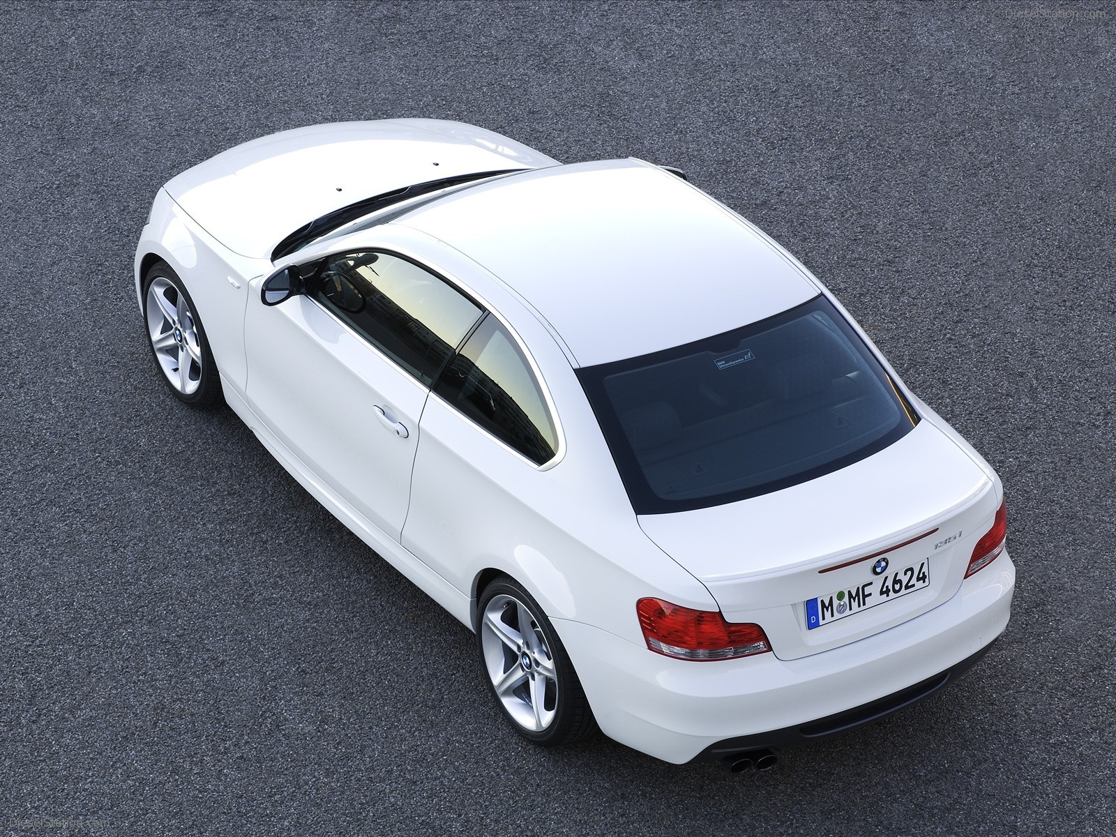 BMW 135i Coupe and Convertible 2011