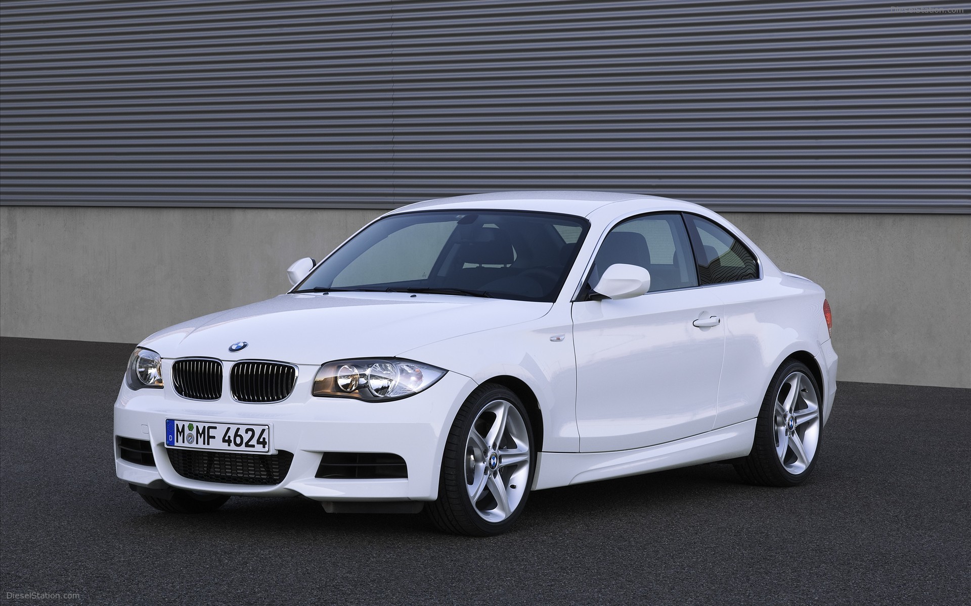 BMW 135i Coupe and Convertible 2011