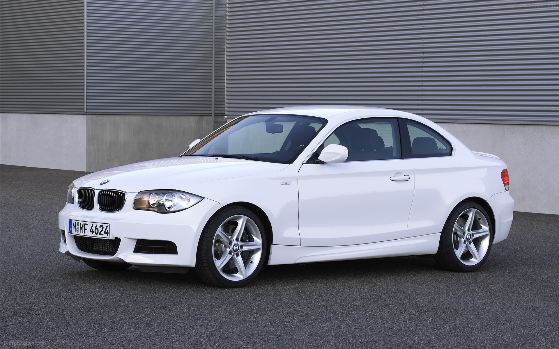 BMW 135i Coupe and Convertible 2011