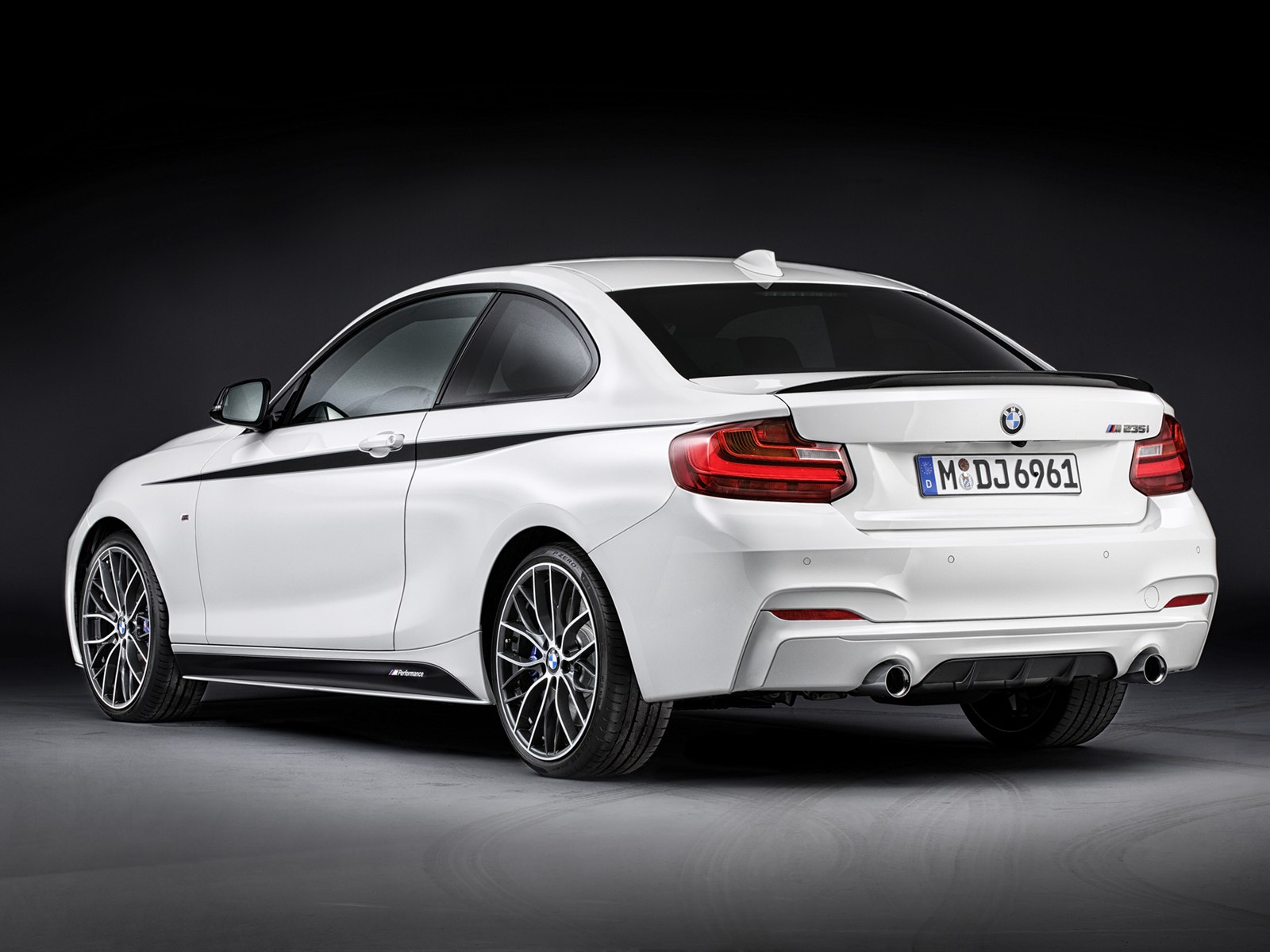 BMW 2-Series Coupe with M Performance Parts 2014 BMW 2-Series Coupe with M Performance Parts 2014