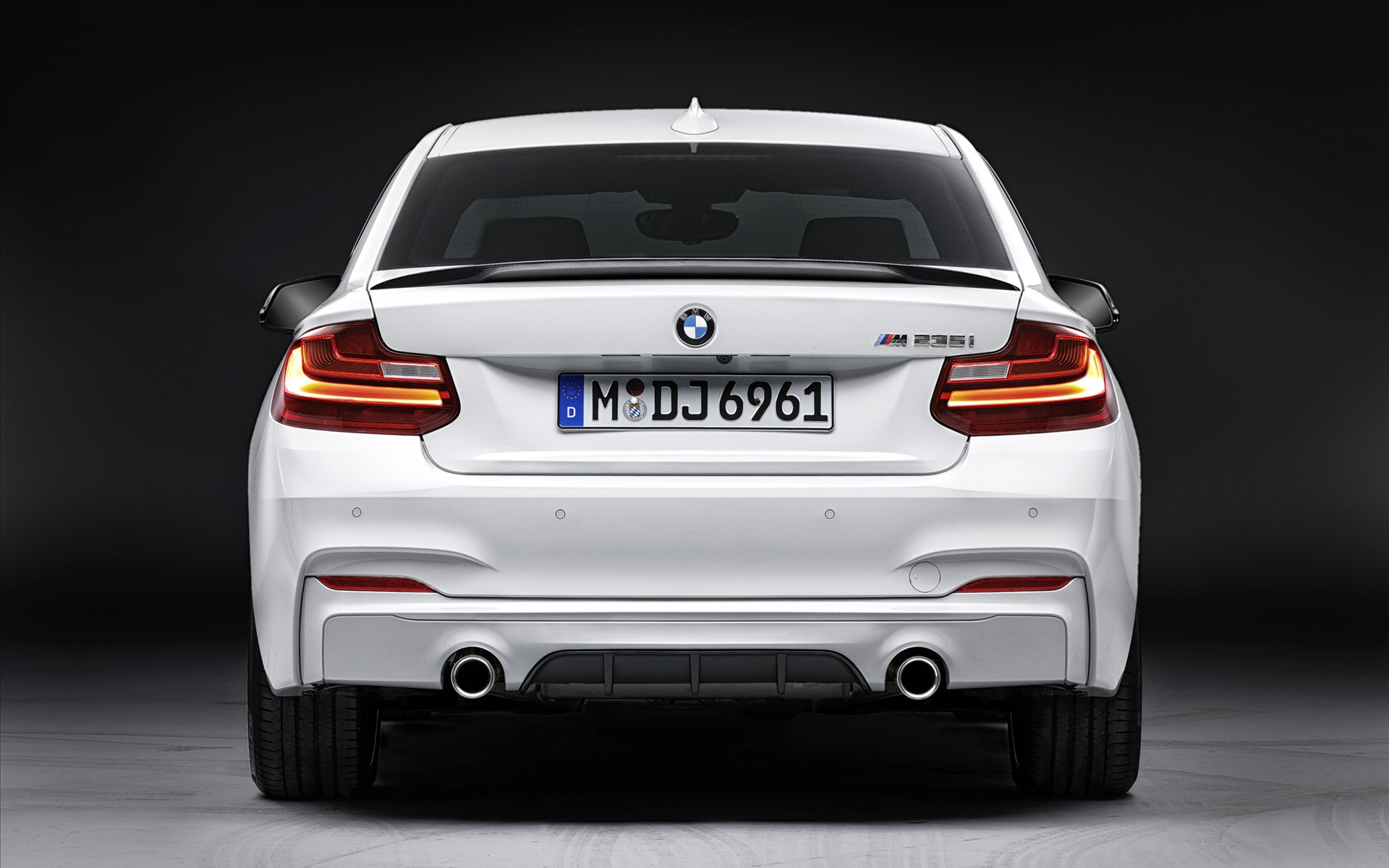 BMW 2-Series Coupe with M Performance Parts 2014 BMW 2-Series Coupe with M Performance Parts 2014