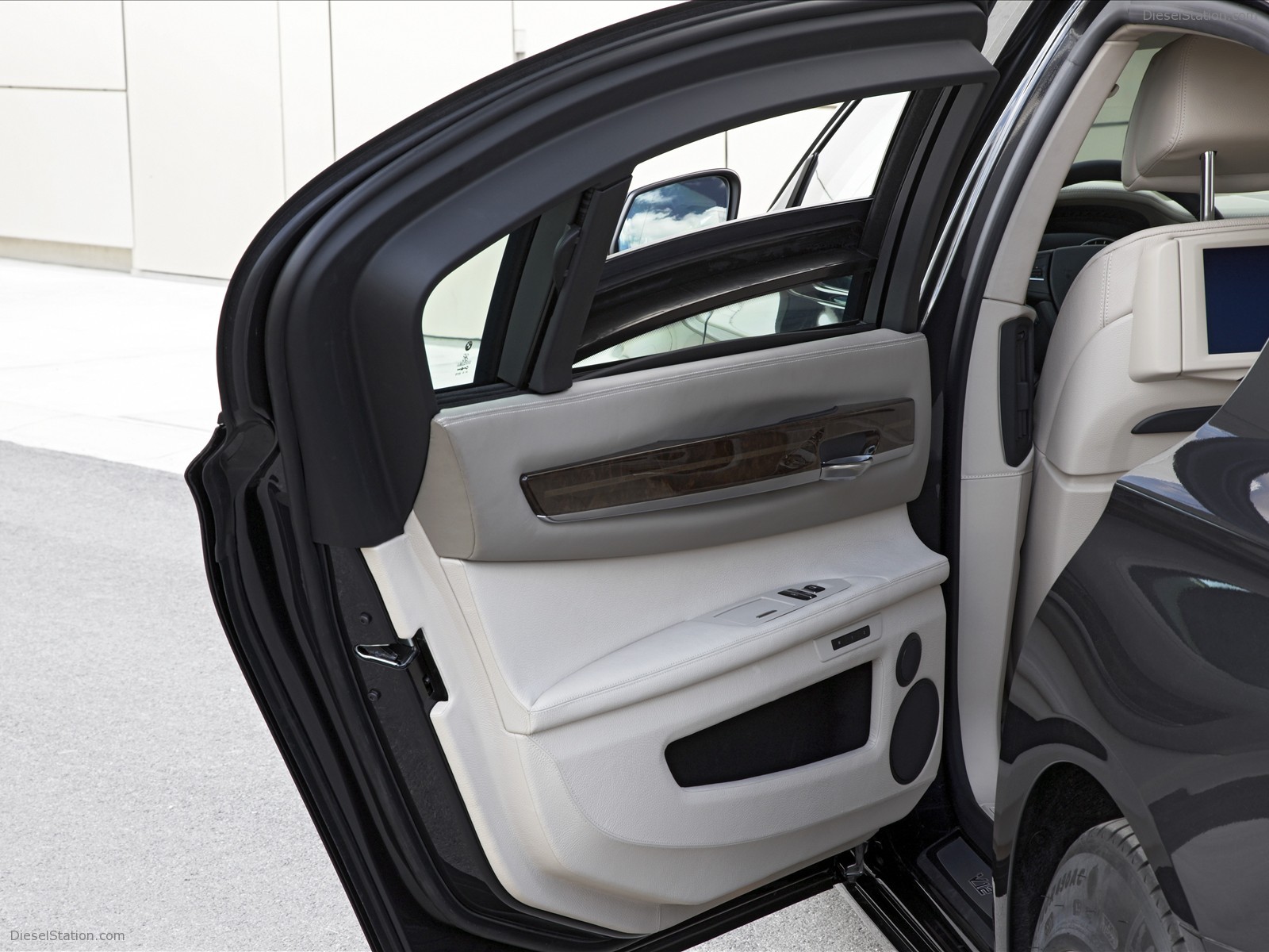 2010 BMW 7-Series High Security