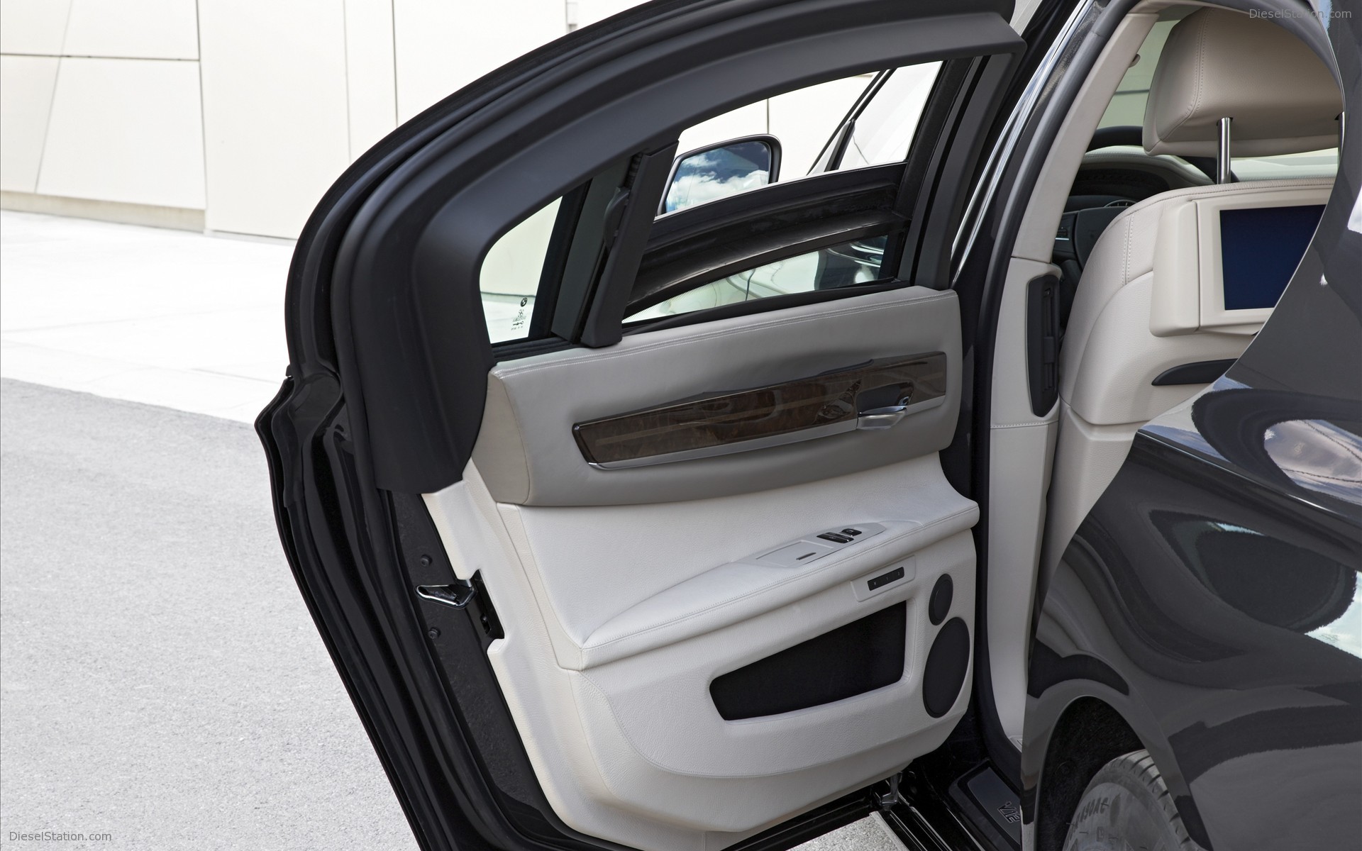 2010 BMW 7-Series High Security