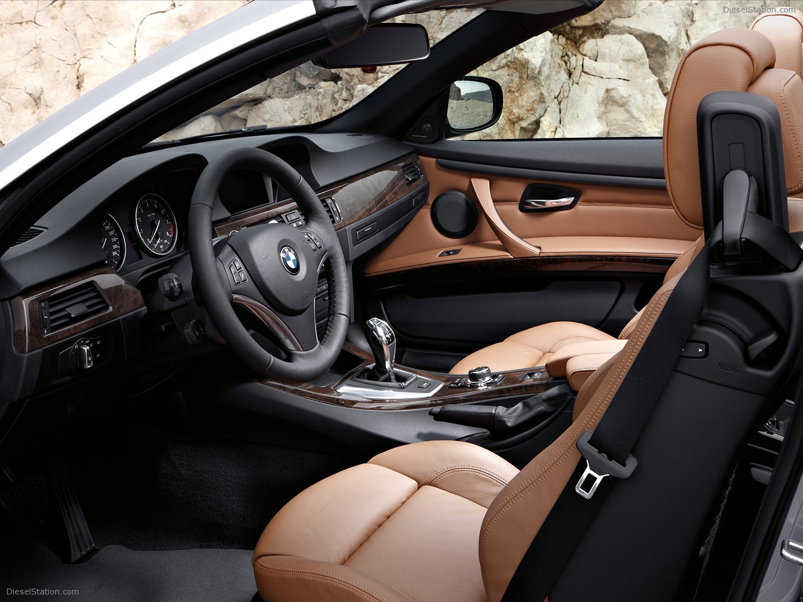 BMW Series 3 Coupe and Convertible 2011