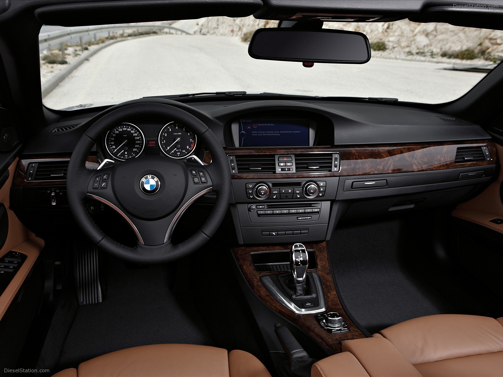 BMW Series 3 Coupe and Convertible 2011
