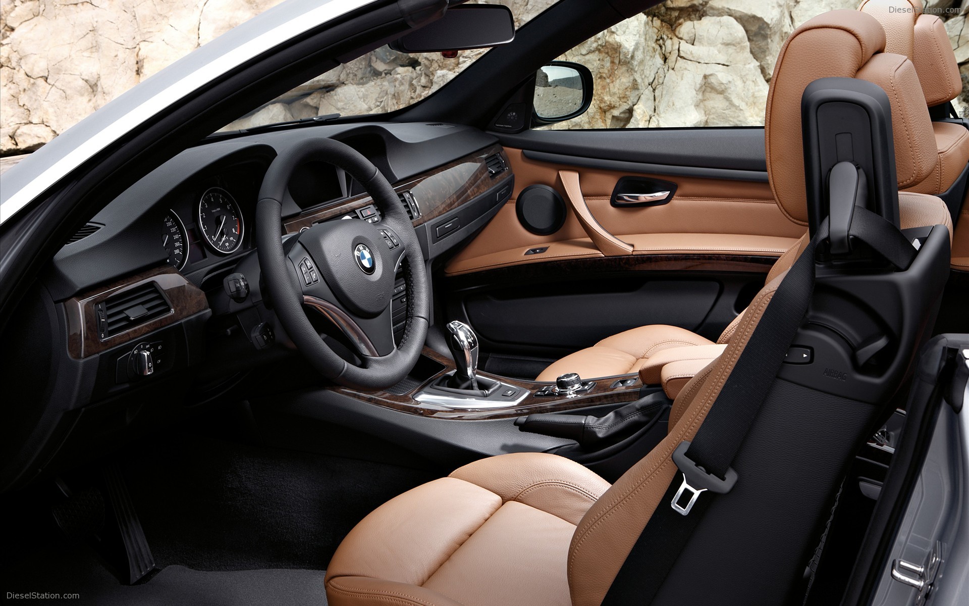 BMW Series 3 Coupe and Convertible 2011