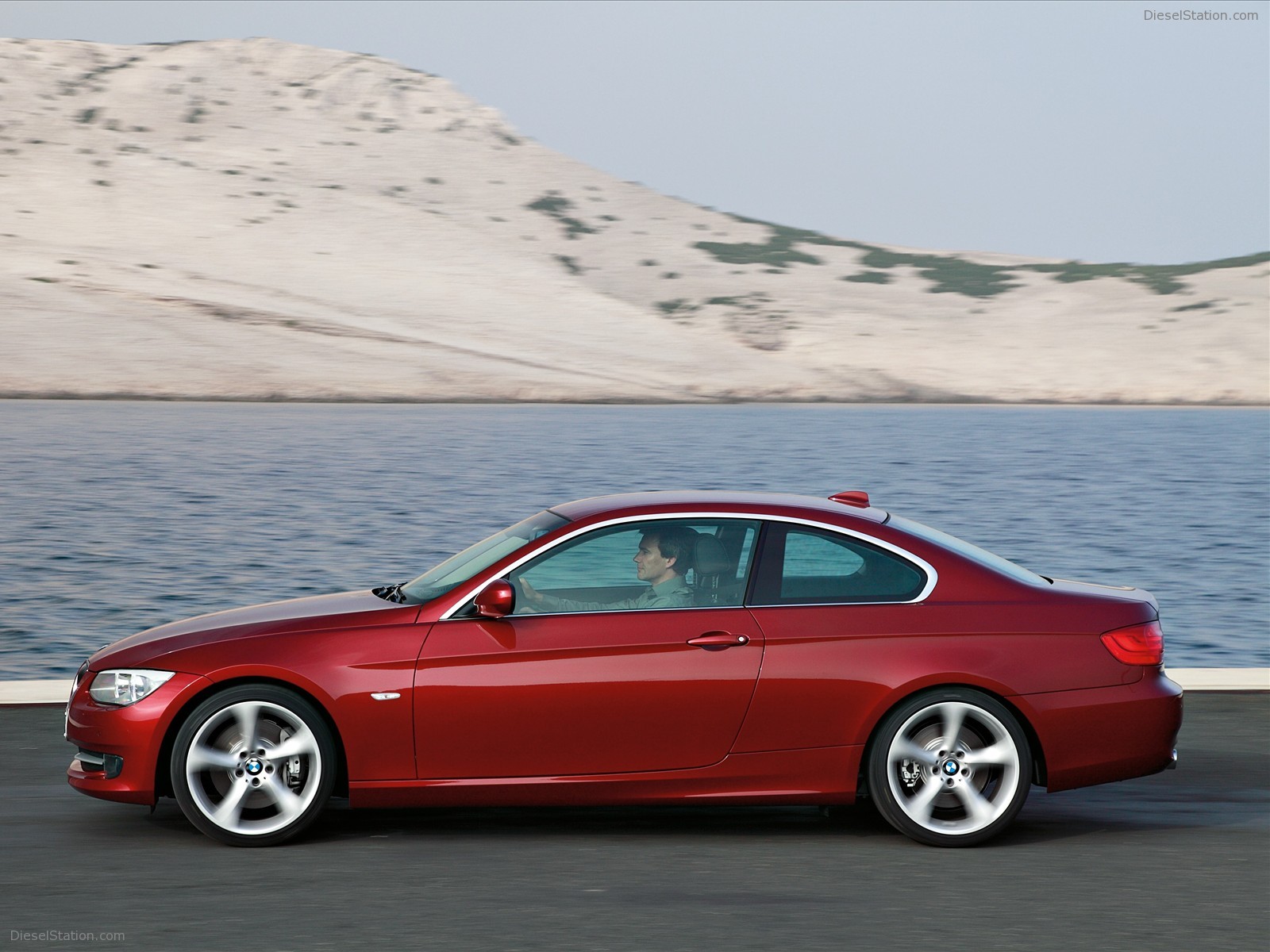 BMW Series 3 Coupe and Convertible 2011