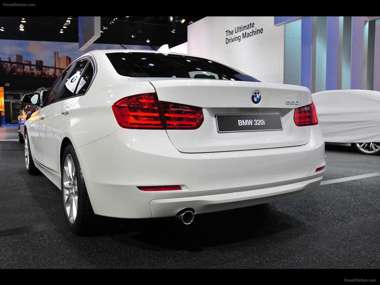 BMW 320i Sedan 2013