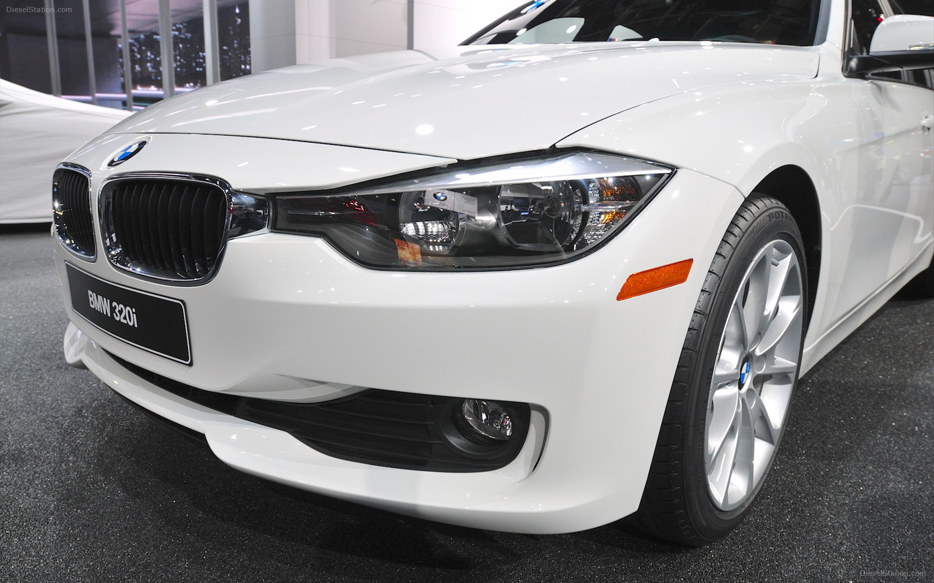 BMW 320i Sedan 2013