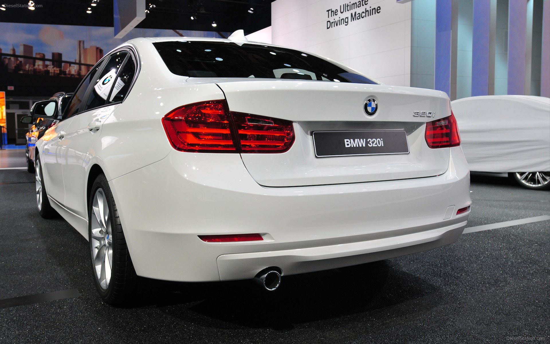 BMW 320i Sedan 2013