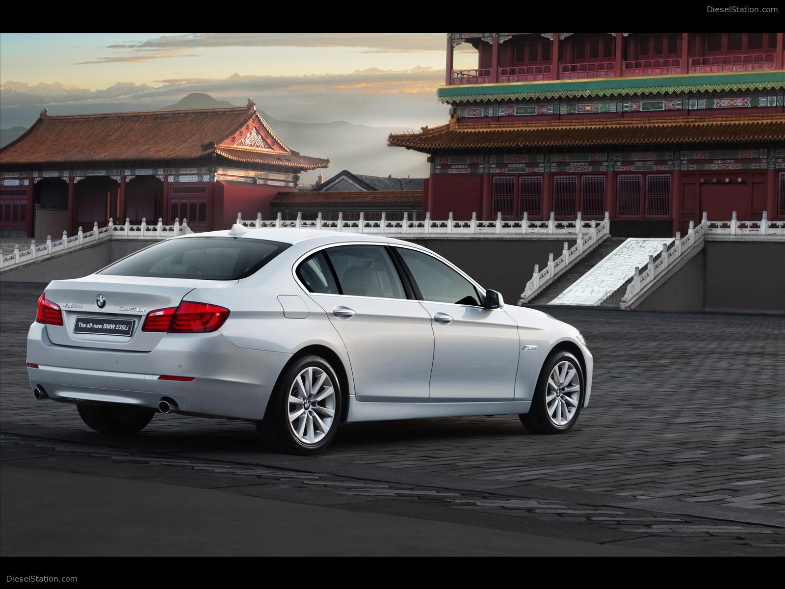 BMW 5-Series Long Wheelbase 2011