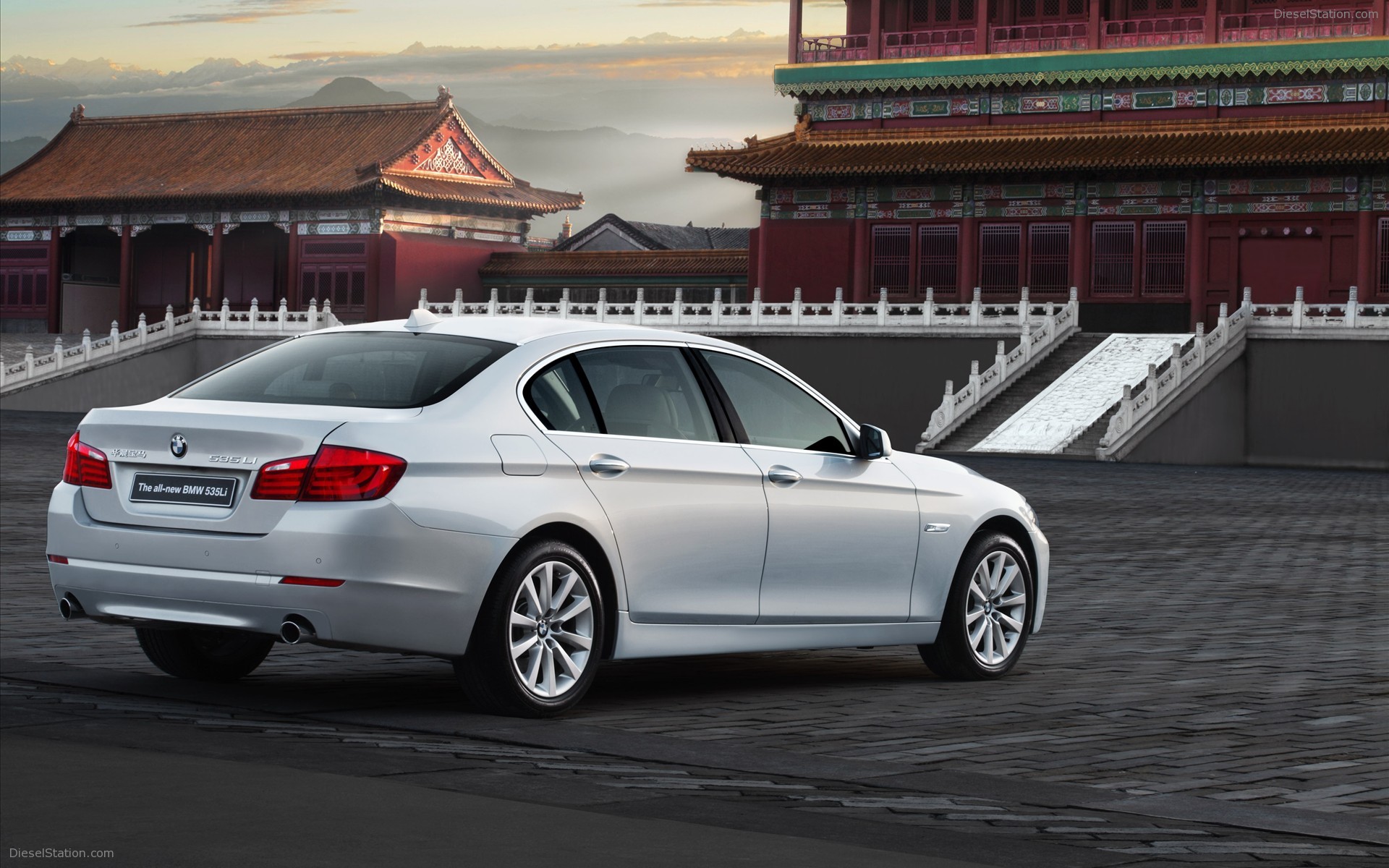 BMW 5-Series Long Wheelbase 2011