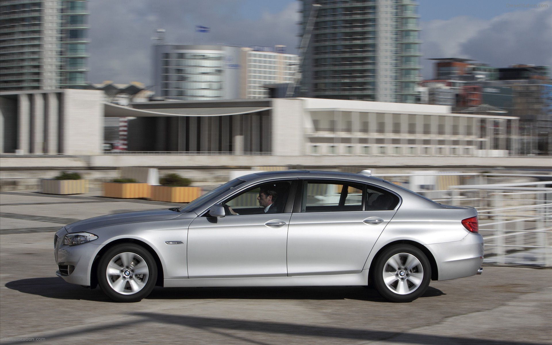 BMW 5-Series Long Wheelbase 2011