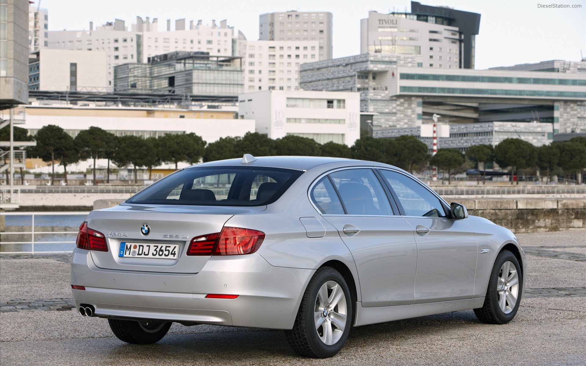 BMW 5-Series Long Wheelbase 2011