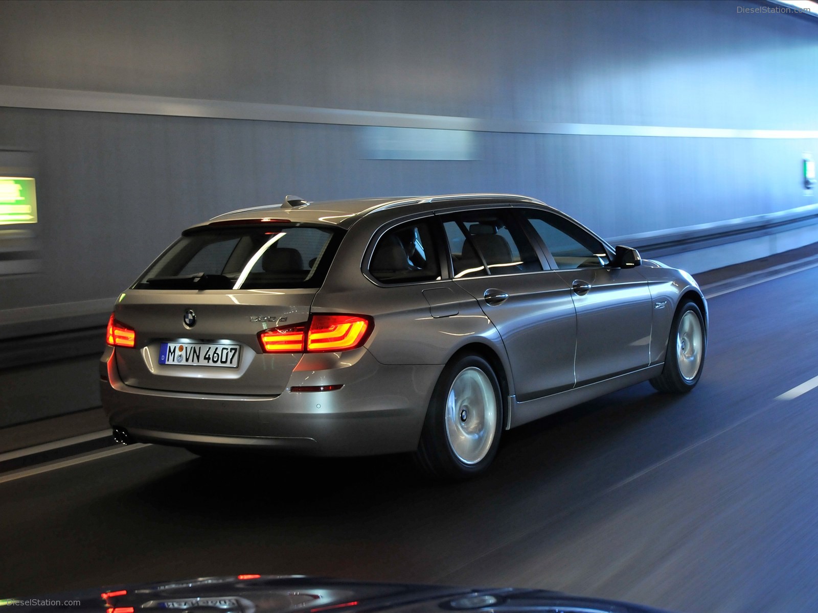 BMW 5 Series Touring 2011