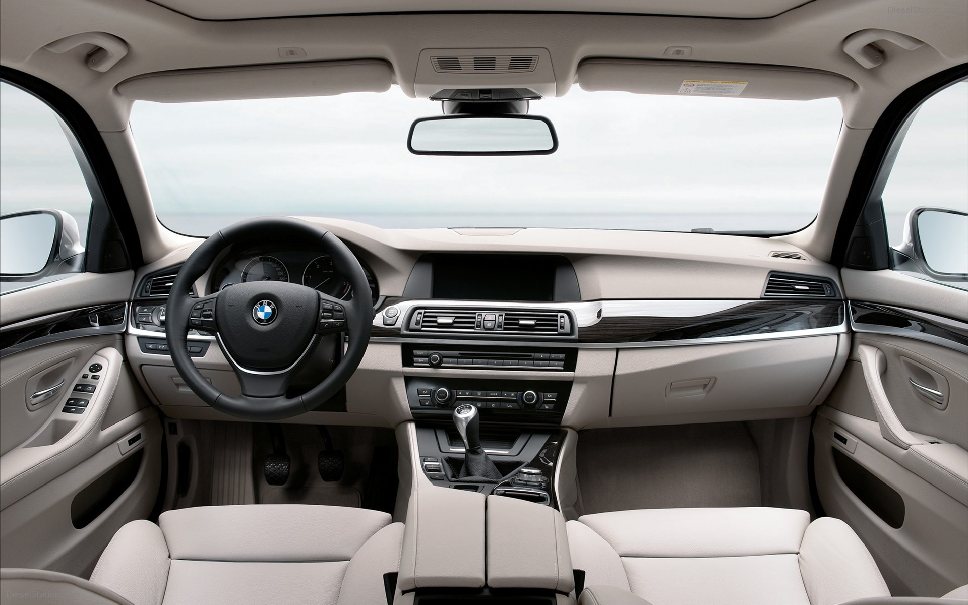 BMW 5 Series Touring 2011