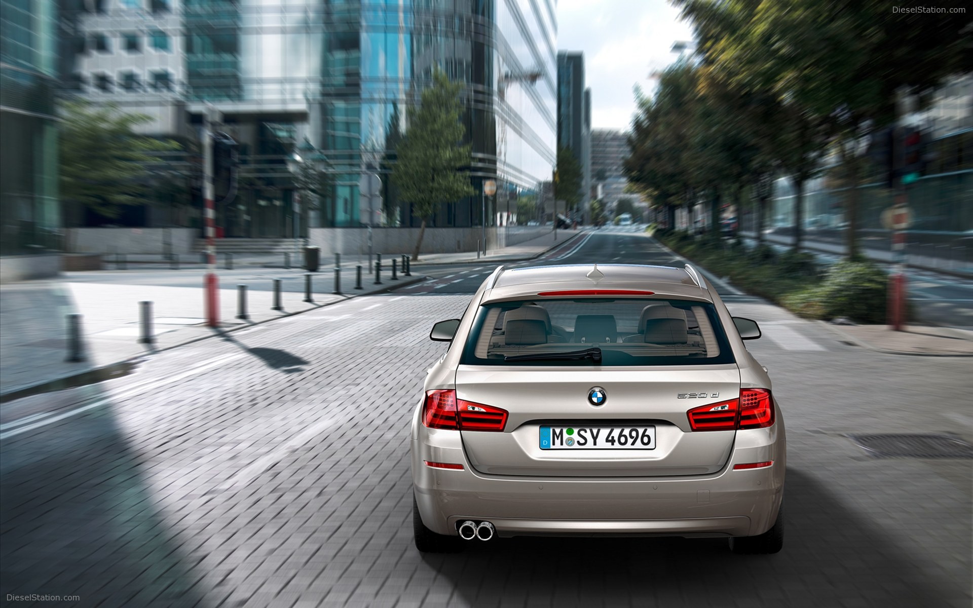 BMW 5 Series Touring 2011