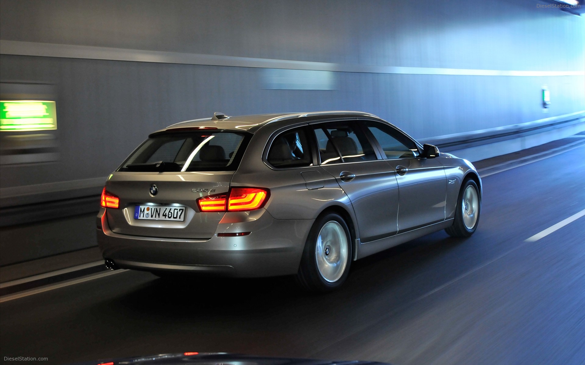 BMW 5 Series Touring 2011