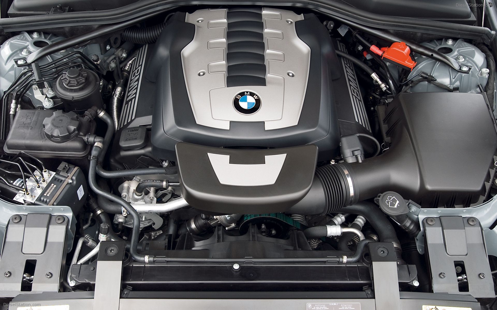 2008 BMW 6 Series Coupe and Convertible Wallpapers 2008 BMW 6 Series Coupe and Convertible Wallpapers