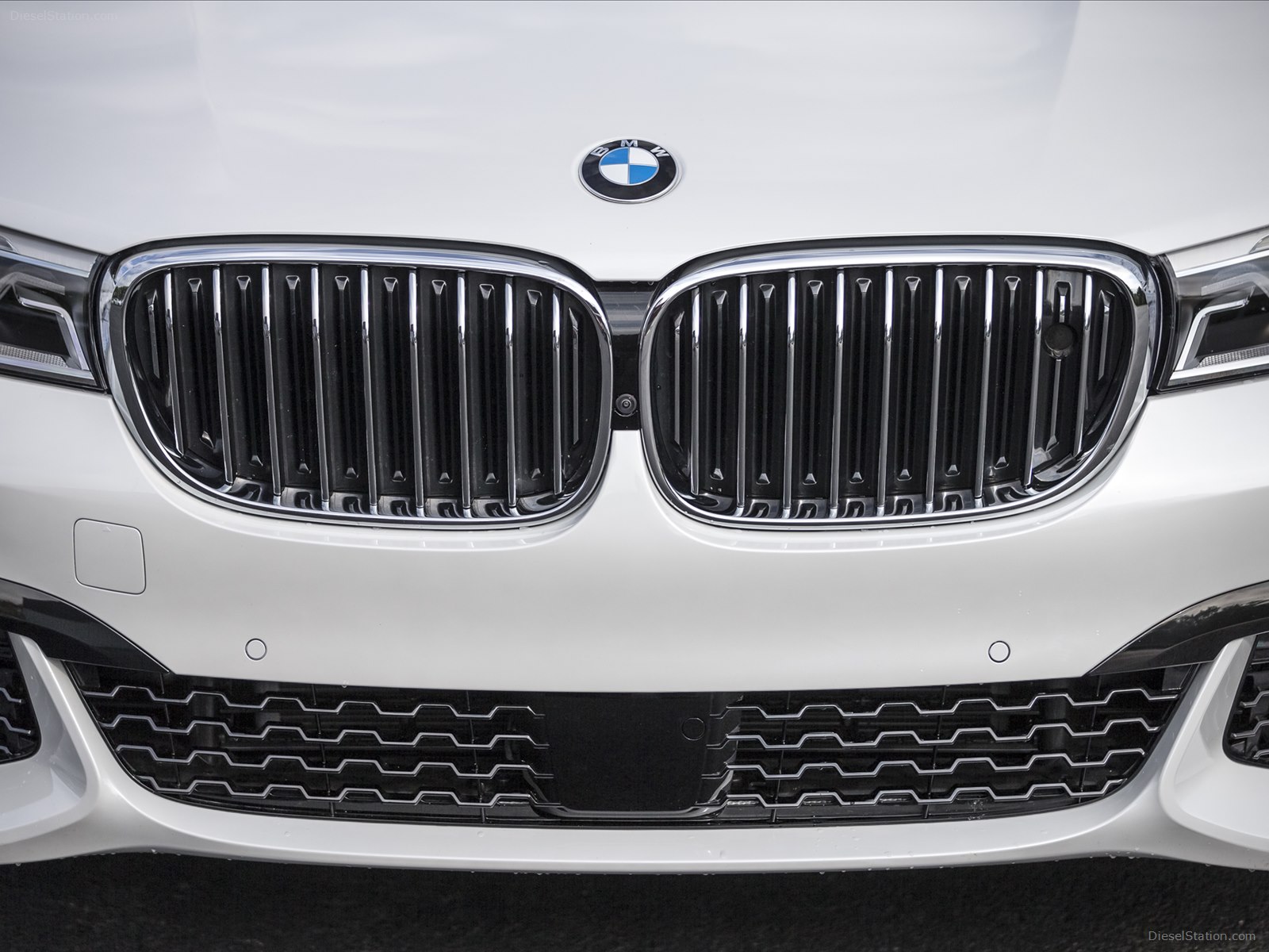 BMW 7 Series UK Version 2016
