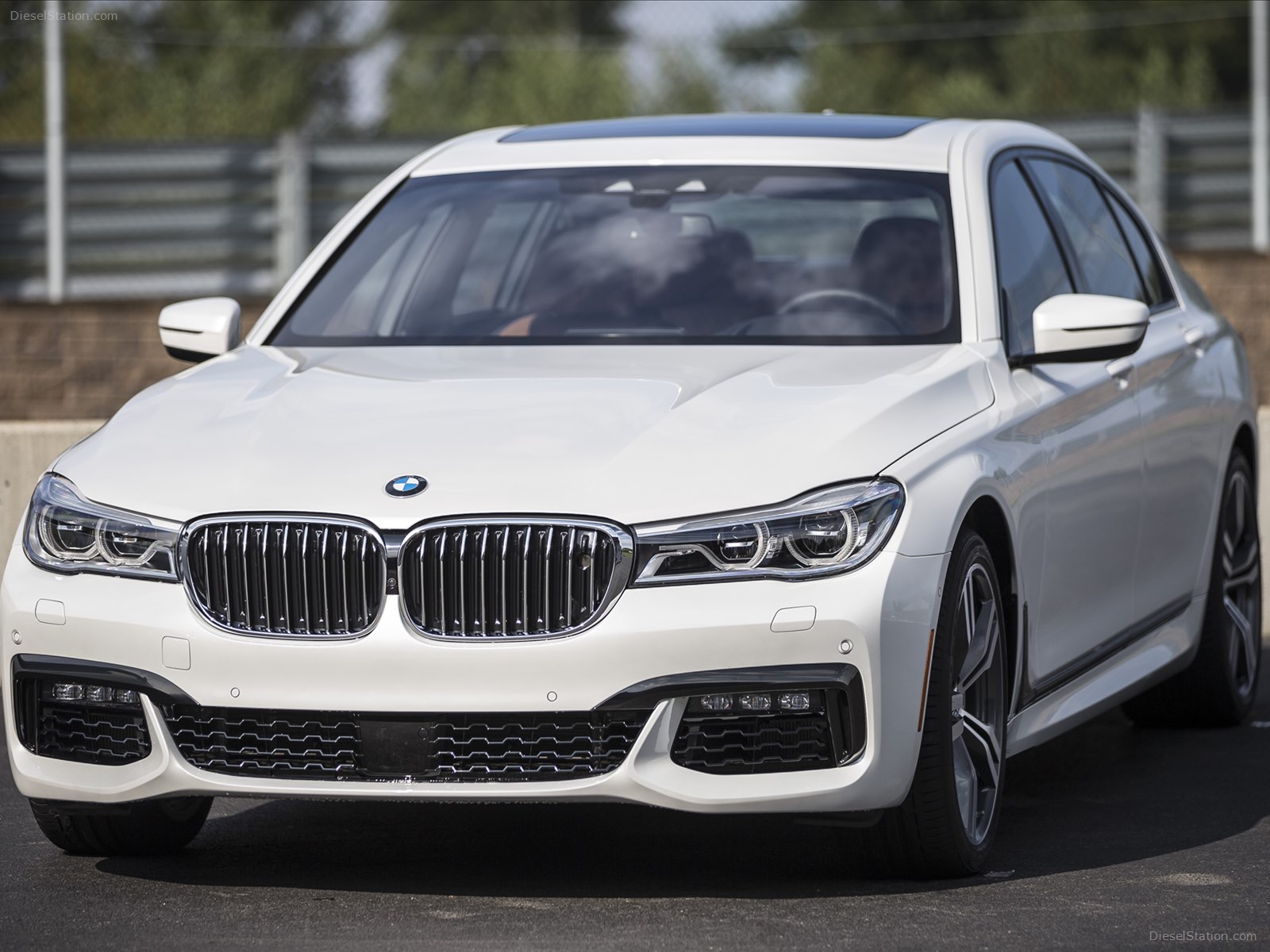 BMW 7 Series UK Version 2016