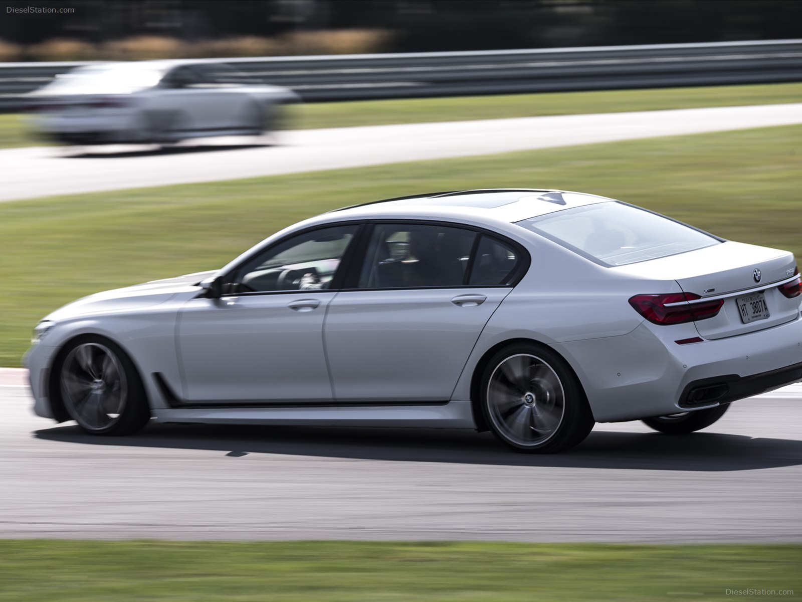 BMW 7 Series UK Version 2016