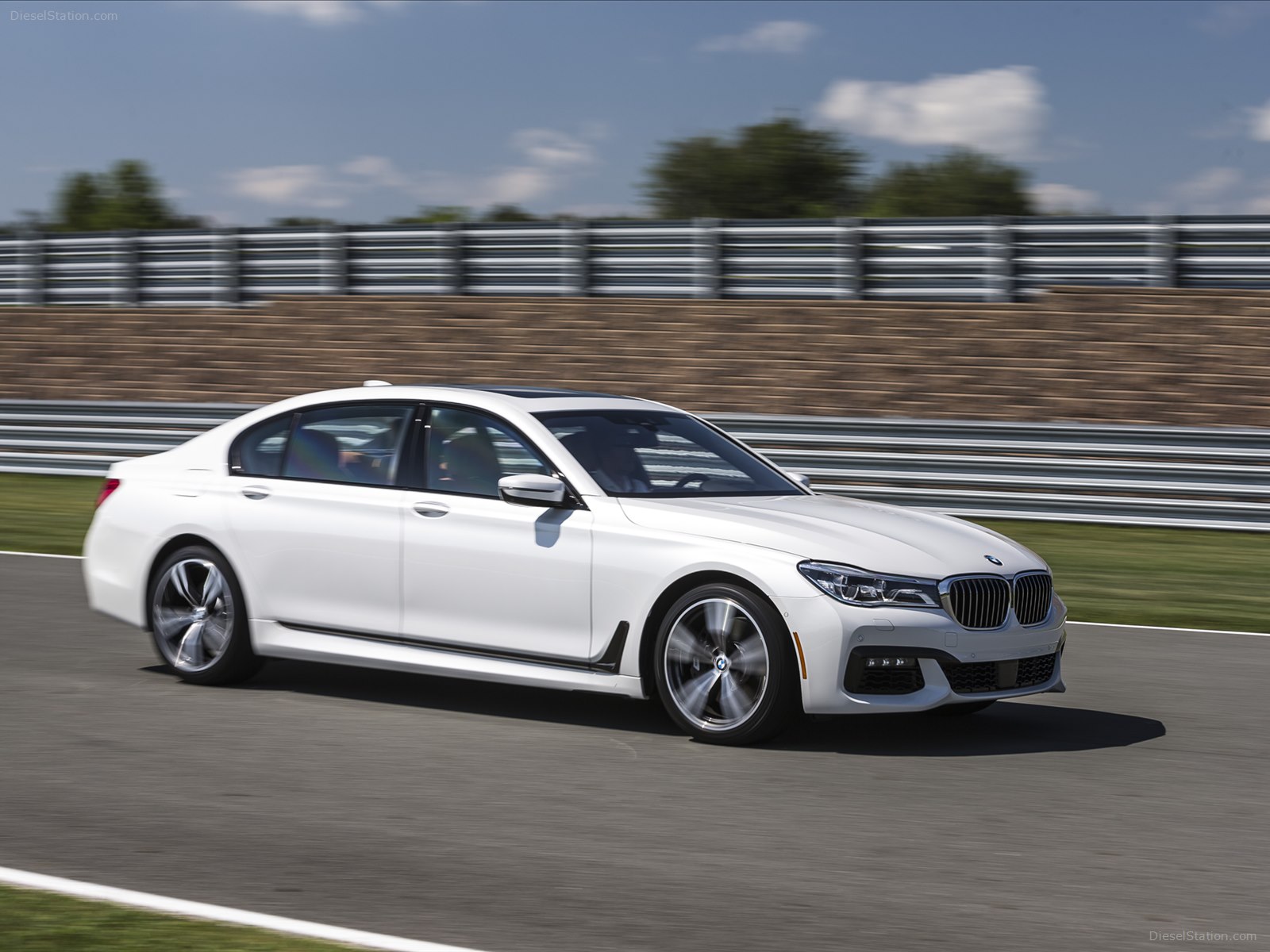 BMW 7 Series UK Version 2016