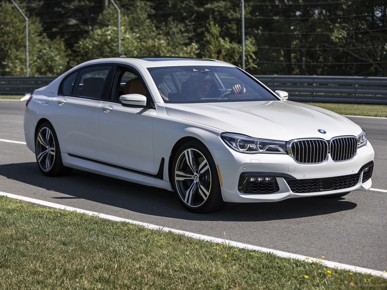 BMW 7 Series UK Version 2016