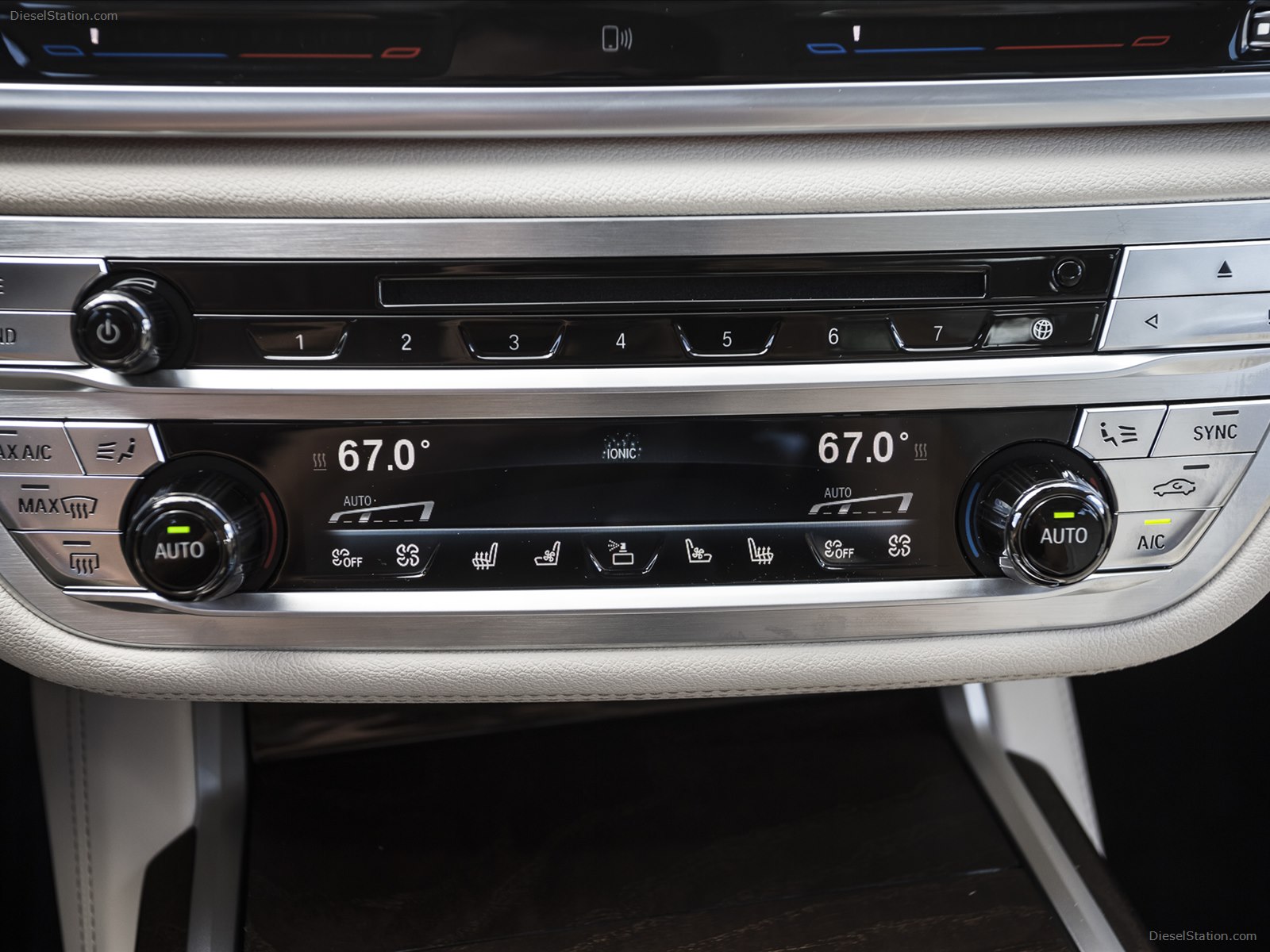 BMW 7 Series UK Version 2016