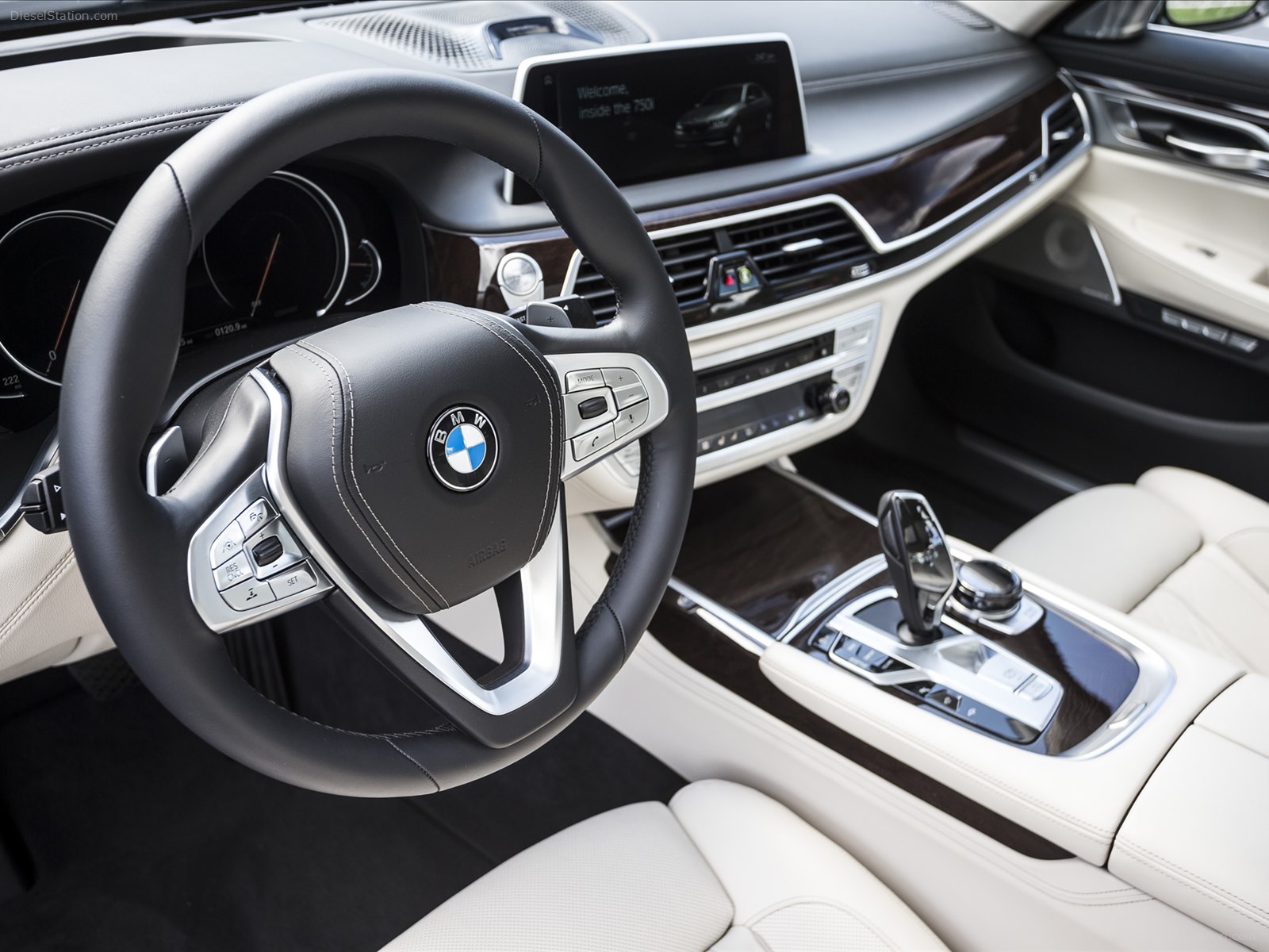 BMW 7 Series UK Version 2016