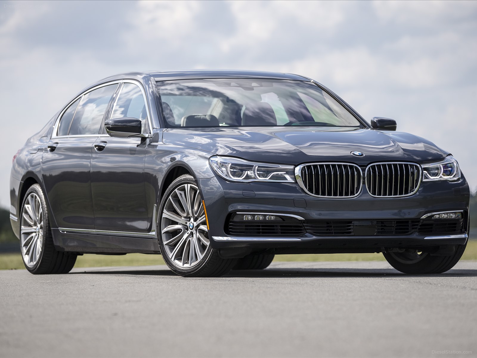 BMW 7 Series UK Version 2016